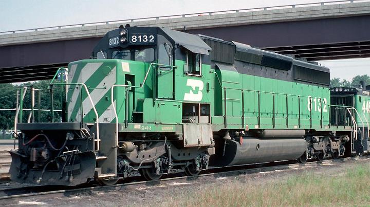 BN 8132 - SD40-2.jpg